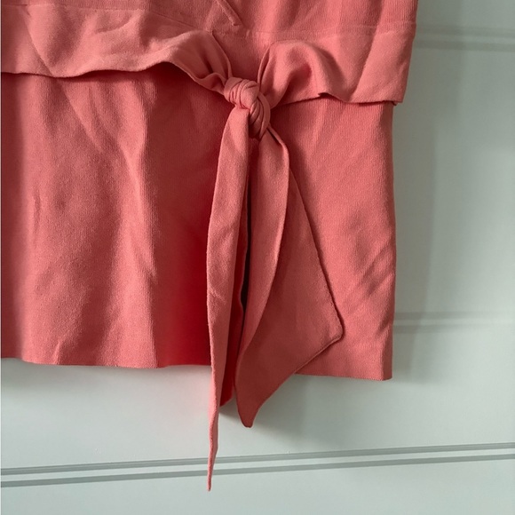 Anne Taylor “ The Loft “ Sleeveless Top - Picture 3 of 6